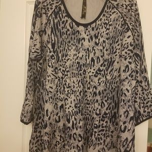 Melissa McCarthy Size 2X.  Blue and Gray Top